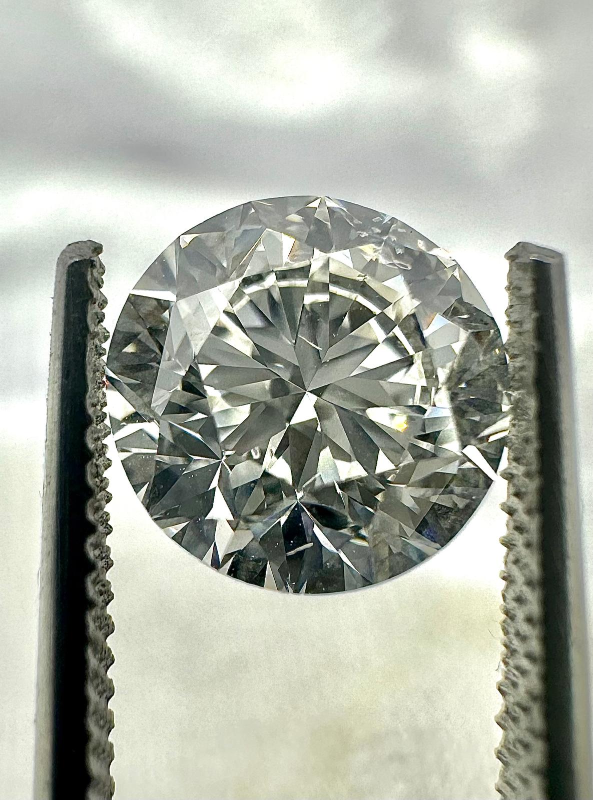 GIA certified Round brilliant 2.01 ct F/SI1 VG/EX/EX Medium