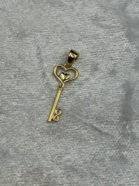 9K yellow gold KEY love pendant.