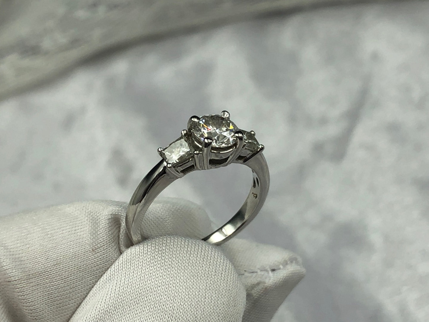 Gorgeous Three Stone diamond ring. 1.00 carat total weight